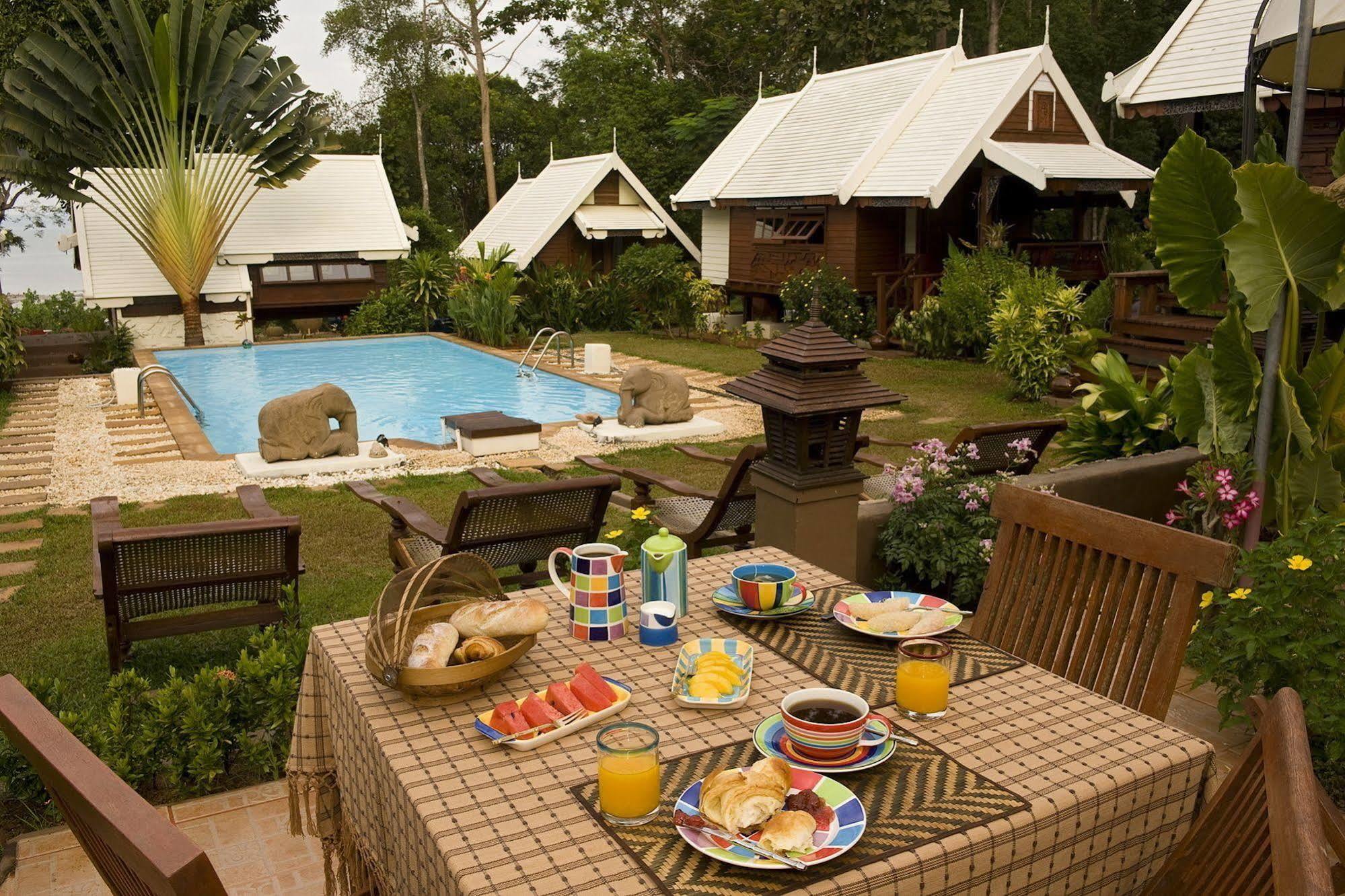Le Passe-Temps Hotel Tha Lane Bay Bagian luar foto