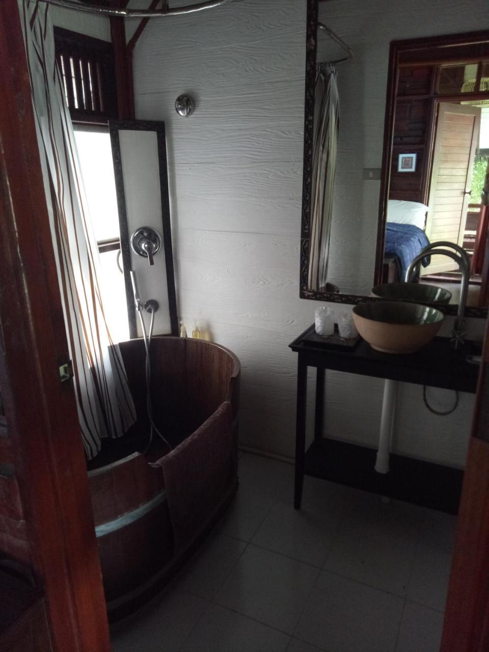 Le Passe-Temps Hotel Tha Lane Bay Bagian luar foto
